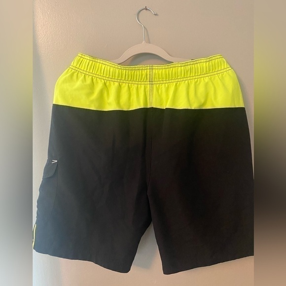 Mens Speedo large black with fluorescent green on pockets and drawstring . - Picture 2 of 8